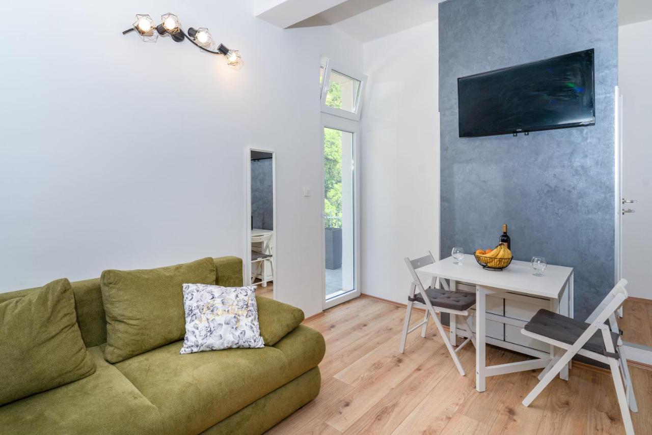 Stunning Apartment In Quiet Street Near Center With Free Parking 4 Floor Rijeka Exterior photo