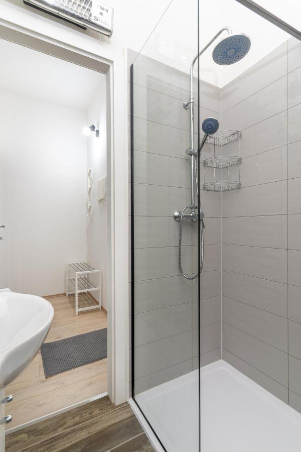 Stunning Apartment In Quiet Street Near Center With Free Parking 4 Floor Rijeka Exterior photo